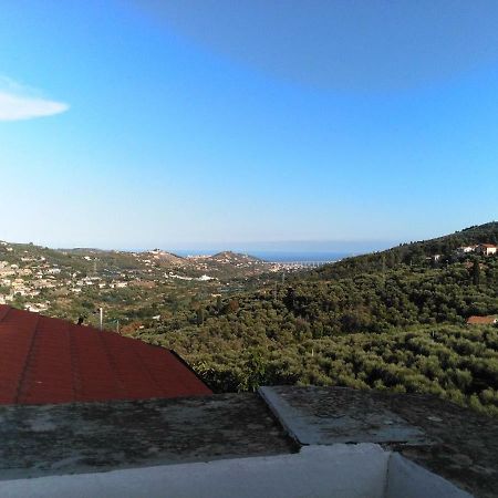 Lovely Renovated Apartment Near Dolcedo Exterior photo